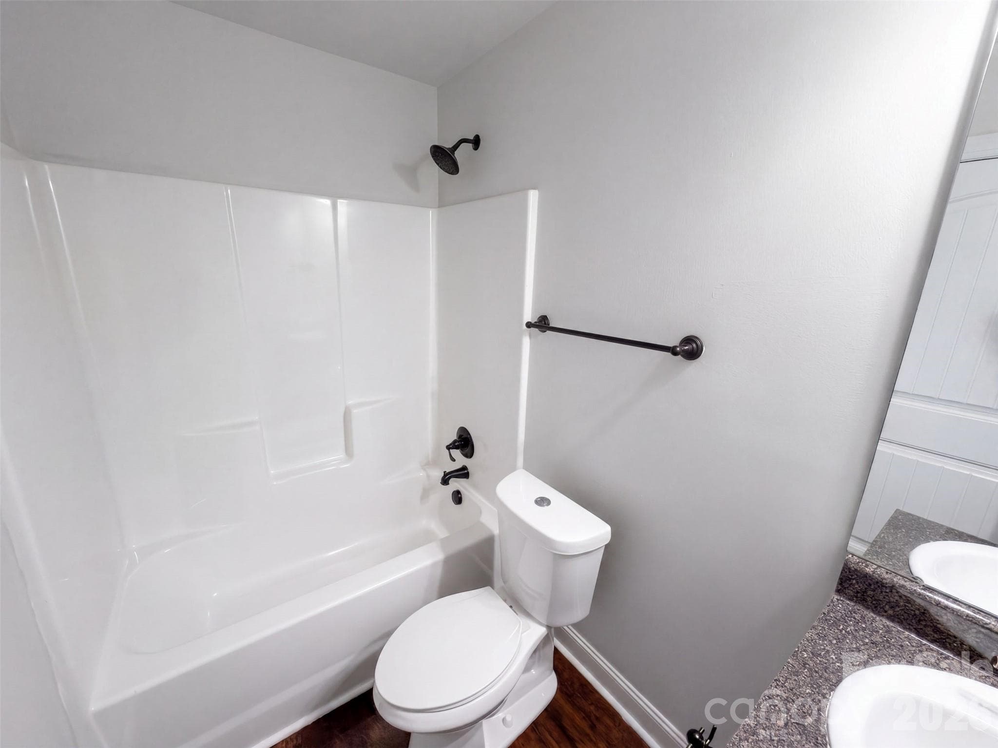 Single Family Residence at 1411 Foxbrook Circle, Lancaster, photo 8 of 16