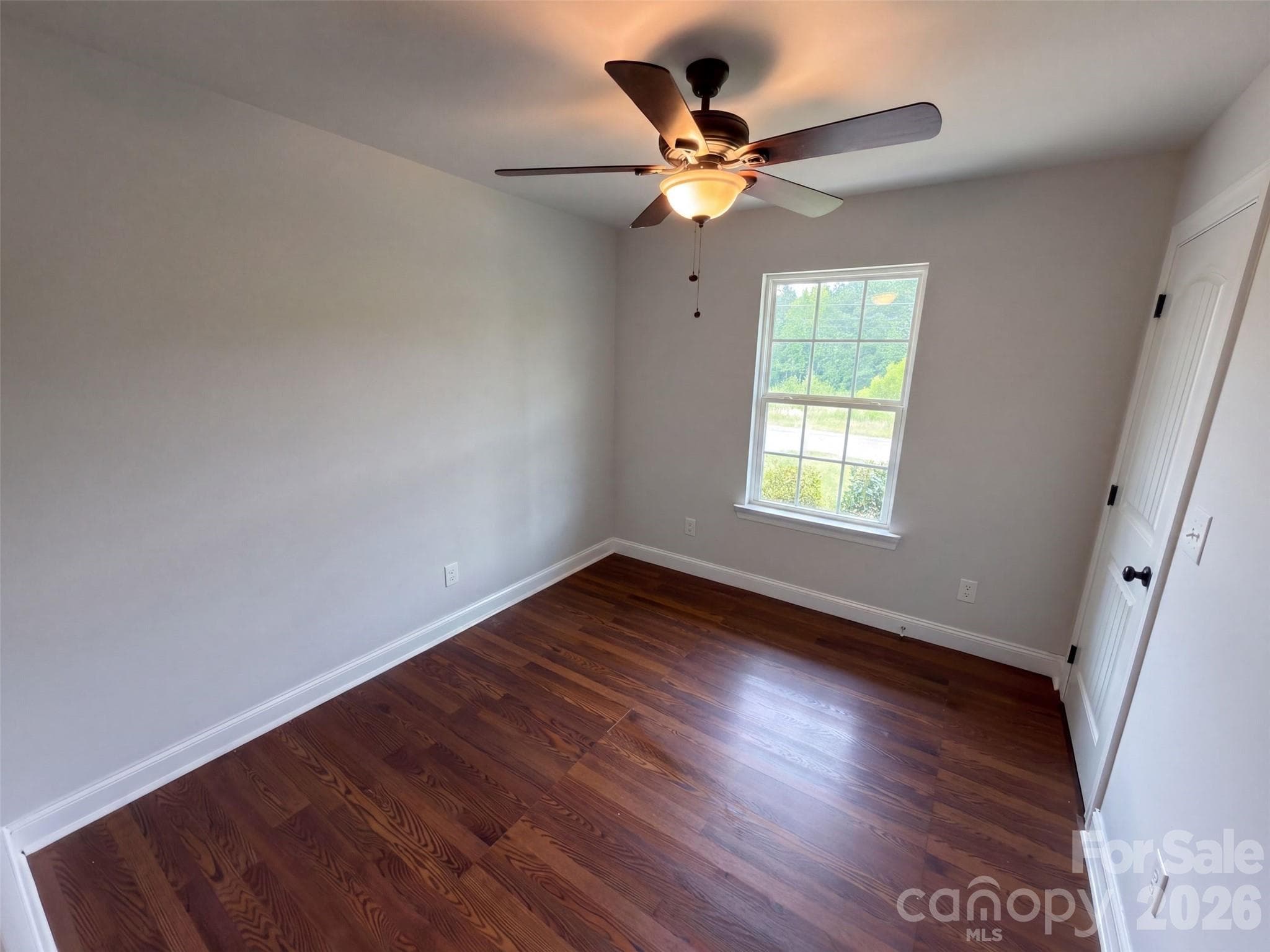 Single Family Residence at 1411 Foxbrook Circle, Lancaster, photo 9 of 16