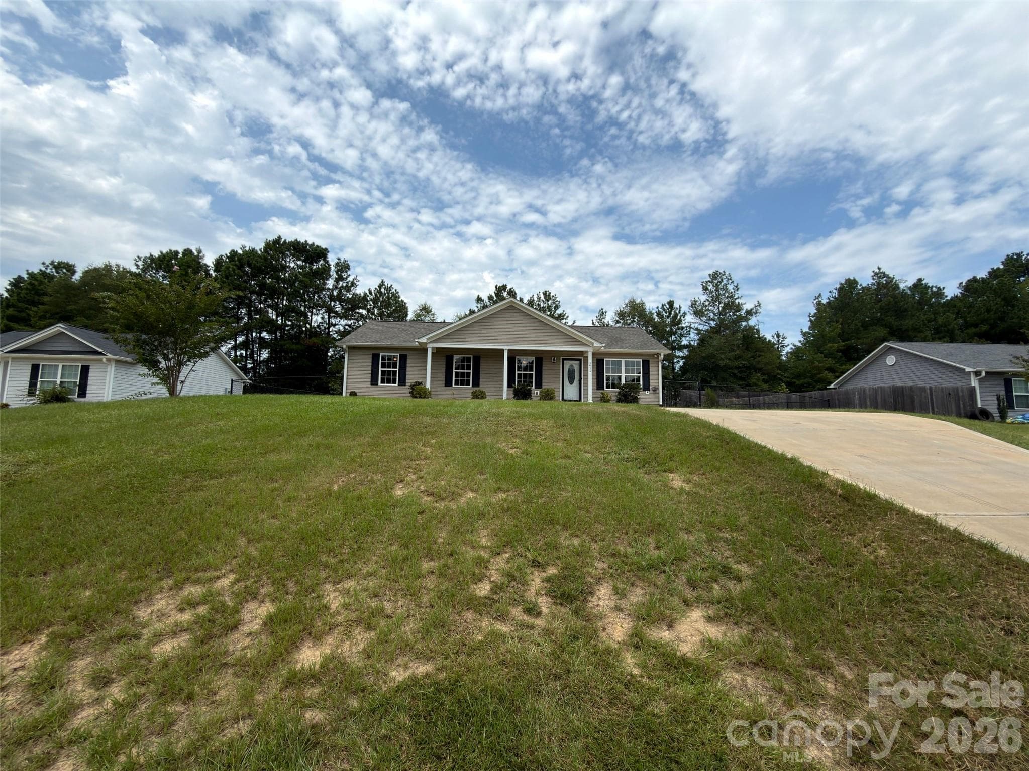 Single Family Residence at 1411 Foxbrook Circle, Lancaster, photo 14 of 16