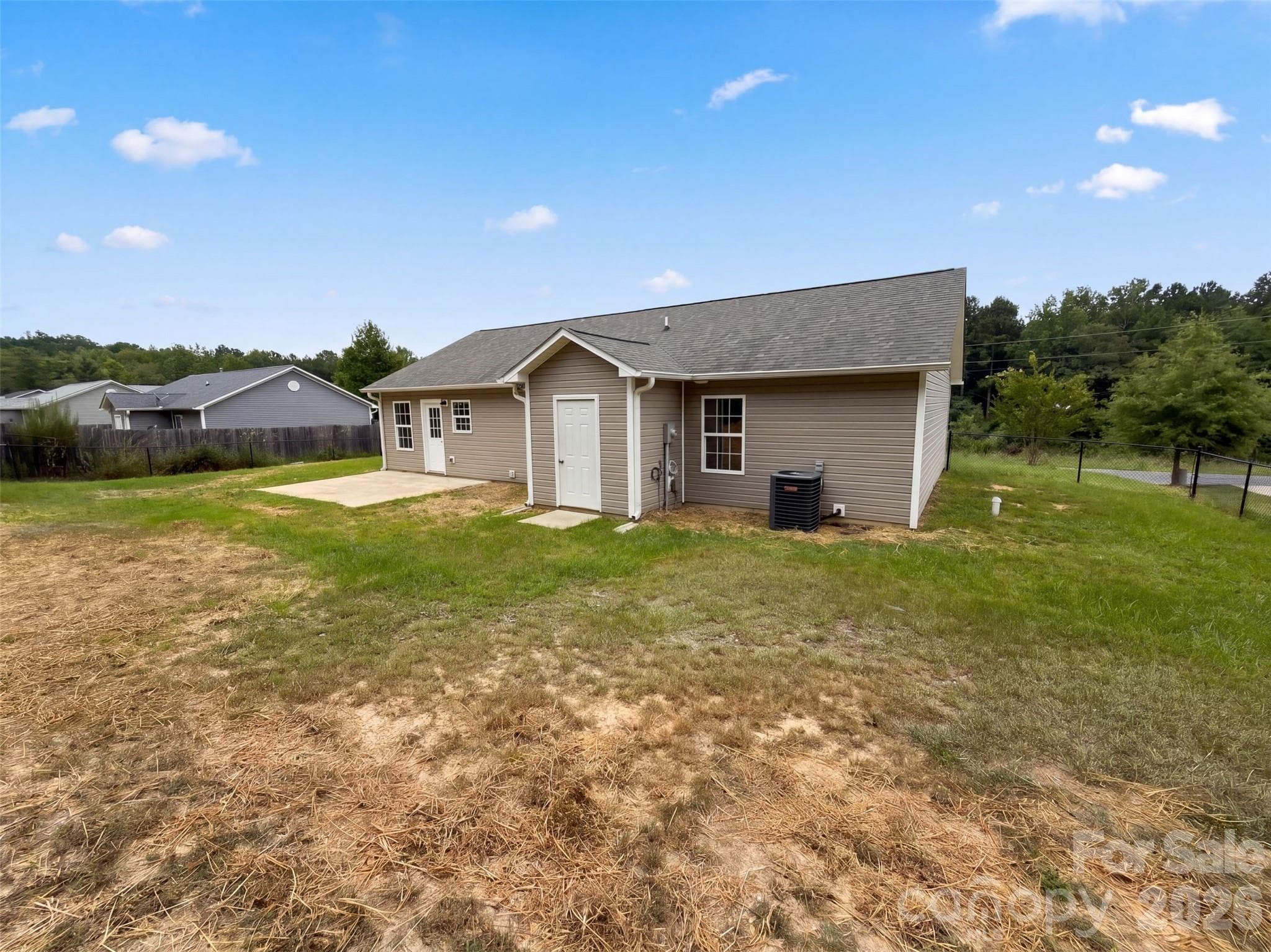 Single Family Residence at 1411 Foxbrook Circle, Lancaster, photo 15 of 16