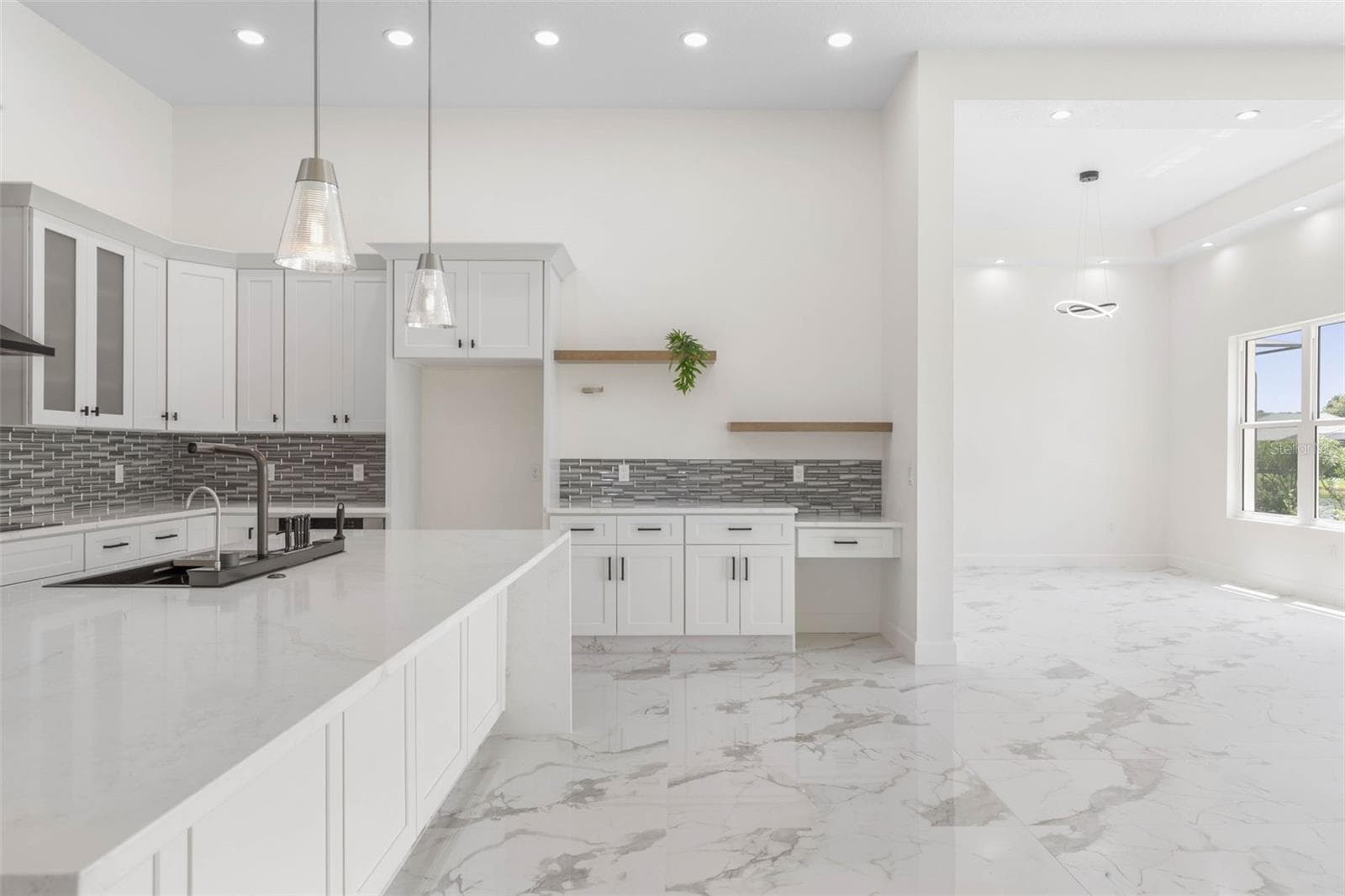 Ample Cabinets - 116 LONGVIEW WAY N, PALM COAST