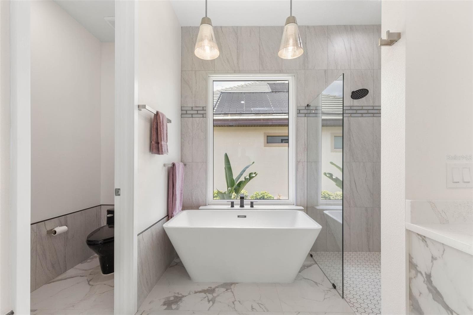 Soaking Tub - 116 LONGVIEW WAY N, PALM COAST