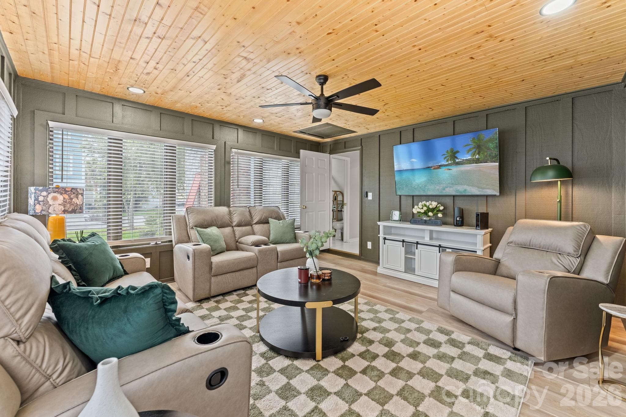 Single Family Residence at 1314 Holly Drive, North Myrtle Beach, photo 6 of 47