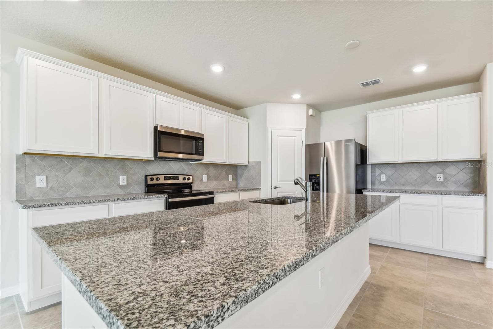 Model Representation - 11129 SYCAMORE GLEN LOOP, THONOTOSASSA
