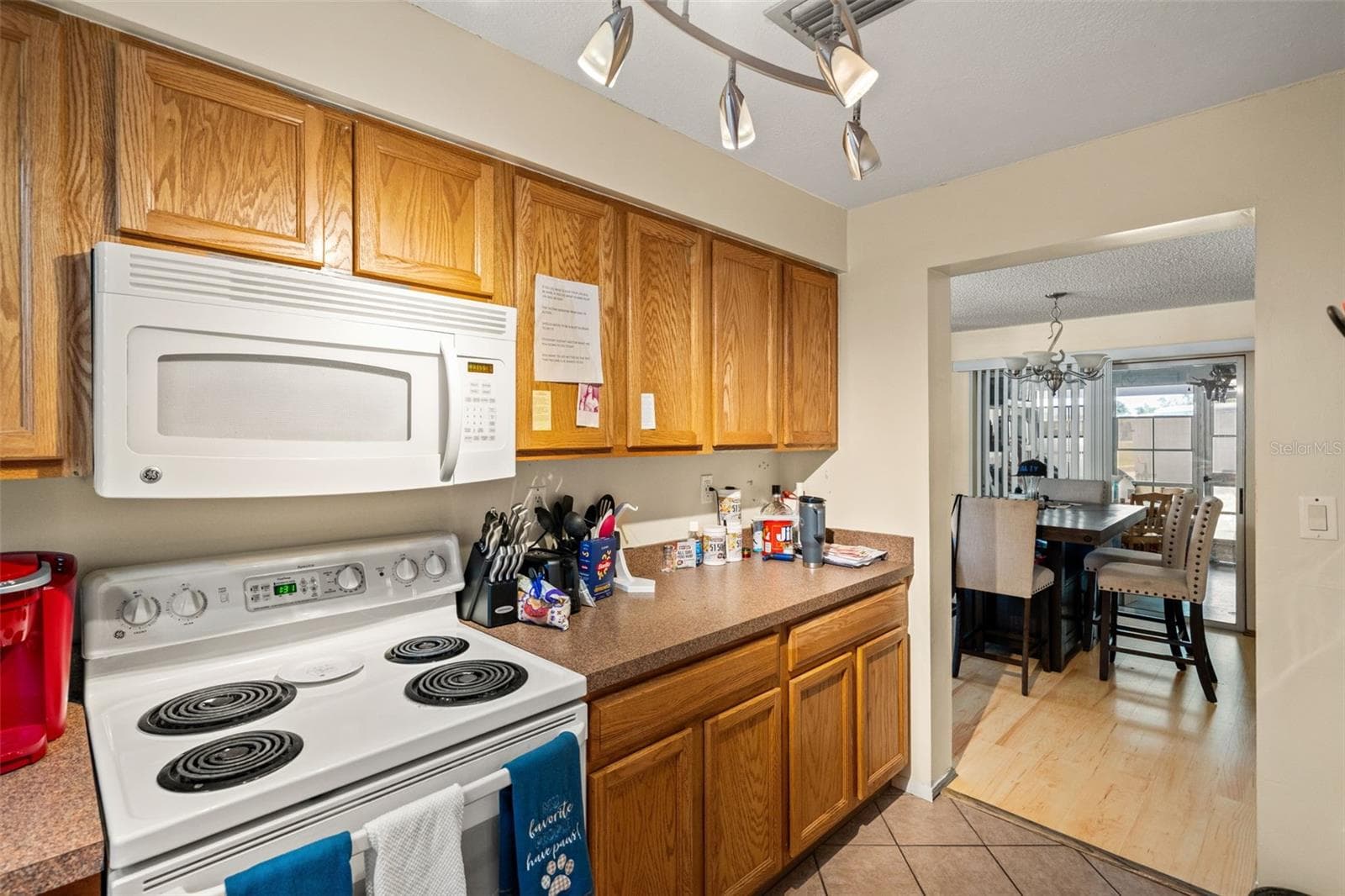 Single Family Residence at 4555 CYNTHIA LN, SPRING HILL, photo 9 of 28