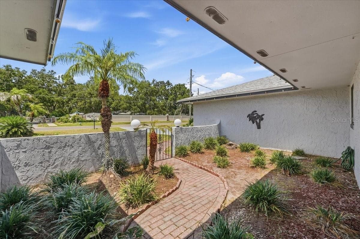 Single Family Residence at 543 STATE ROAD 559, AUBURNDALE, photo 5 of 77