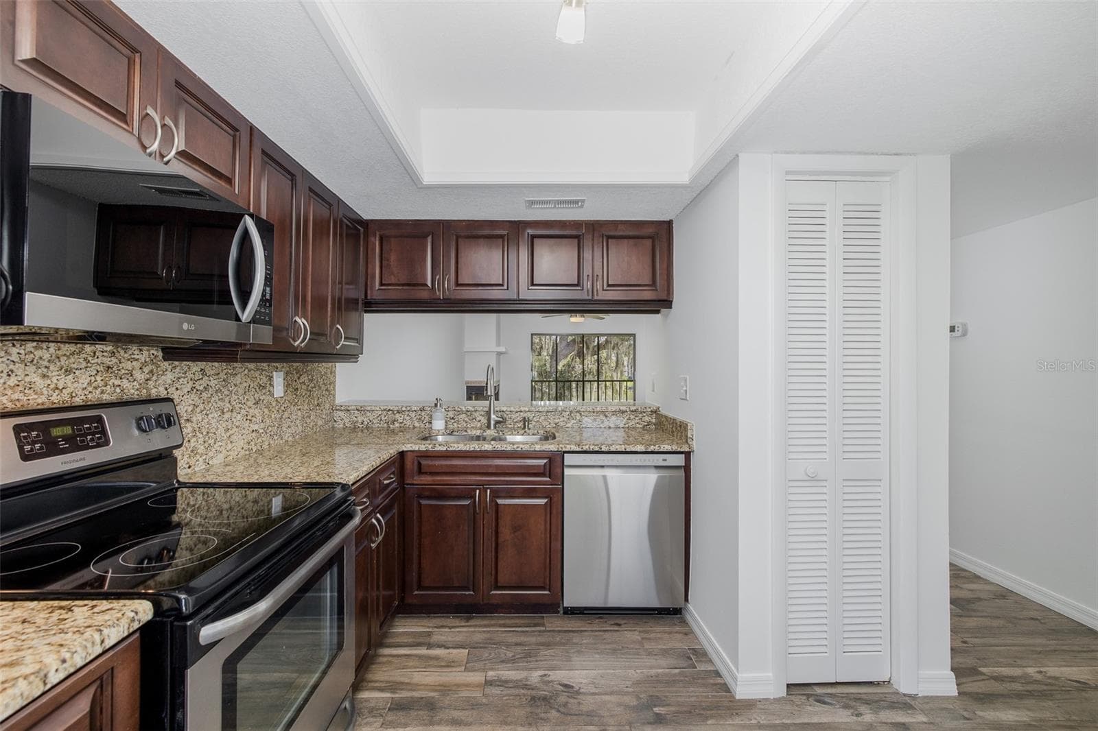 Condominium at 160 LAKEVIEW WAY #160, OLDSMAR, photo 14 of 36