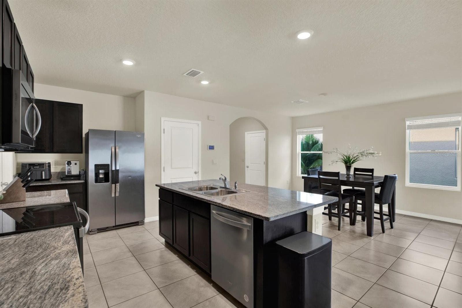 Stainless Steel Appliances - 34047 JASPER STONE DR, WESLEY CHAPEL