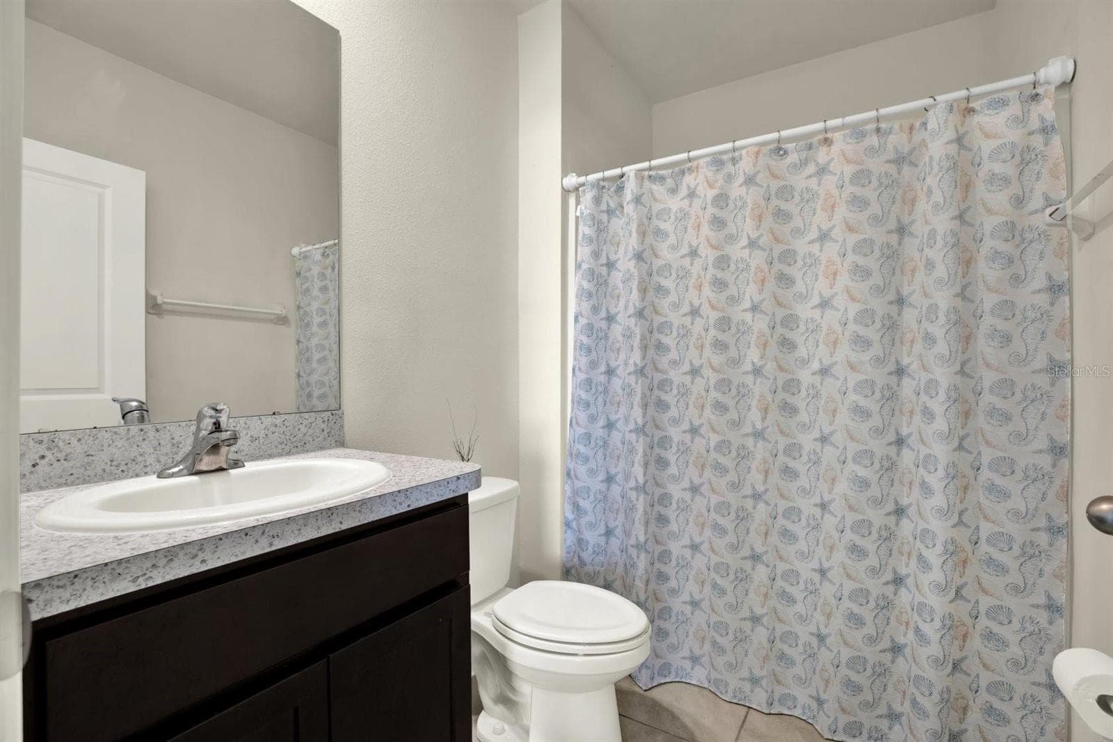 Full Bathroom - 1st Floor - 34047 JASPER STONE DR, WESLEY CHAPEL