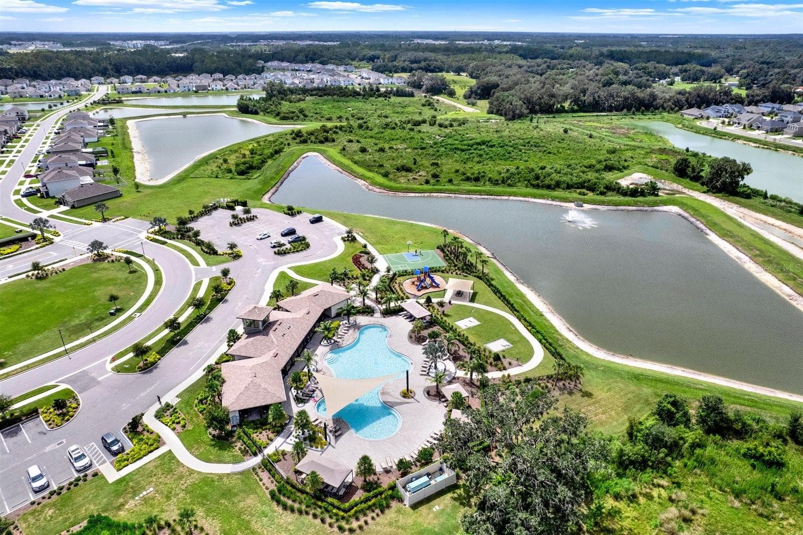 10 Minute Drive to the Shops at Wiregrass. - 34047 JASPER STONE DR, WESLEY CHAPEL