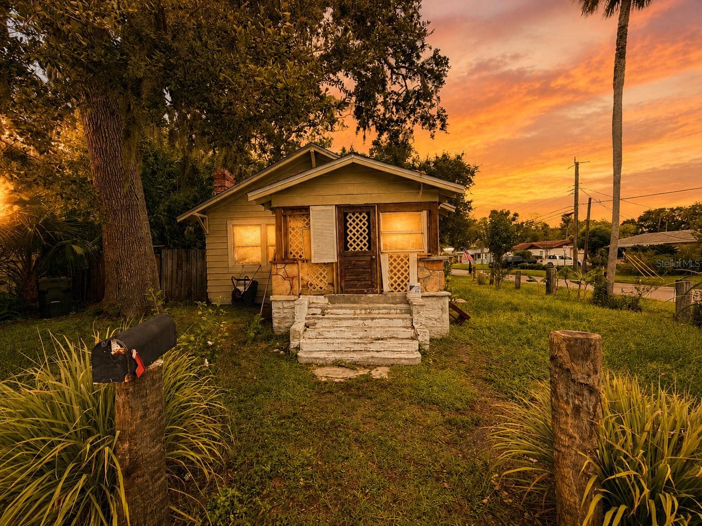 202 SHADY PL