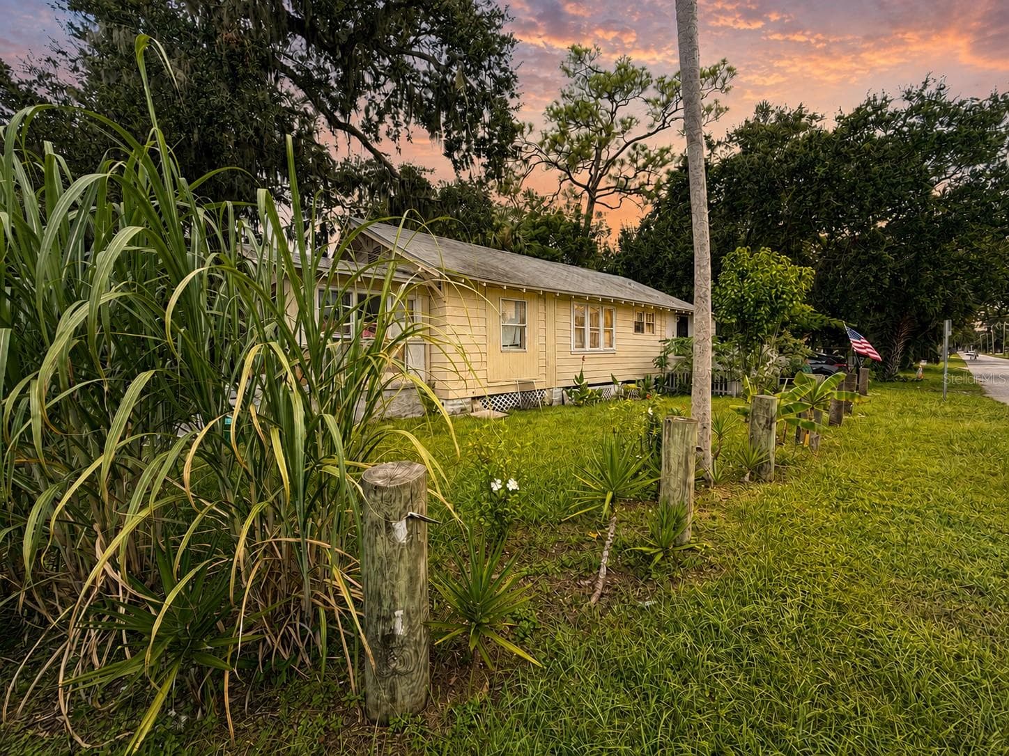 Single Family Residence at 202 SHADY PL, DAYTONA BEACH, photo 7 of 12