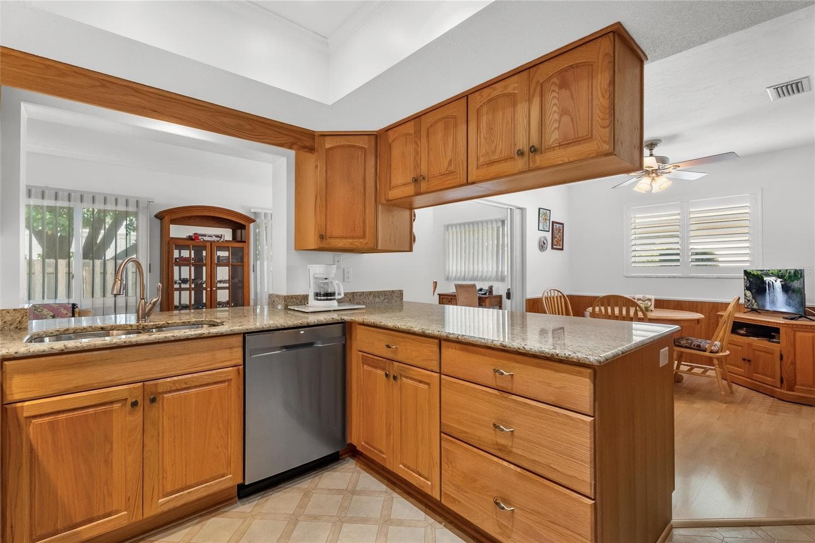 granite and wood - 773 VIVIENDA SOUTH CT #8, VENICE