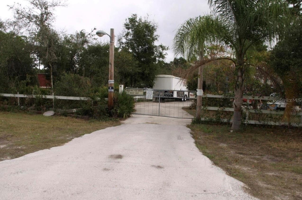 601 EDEN DR