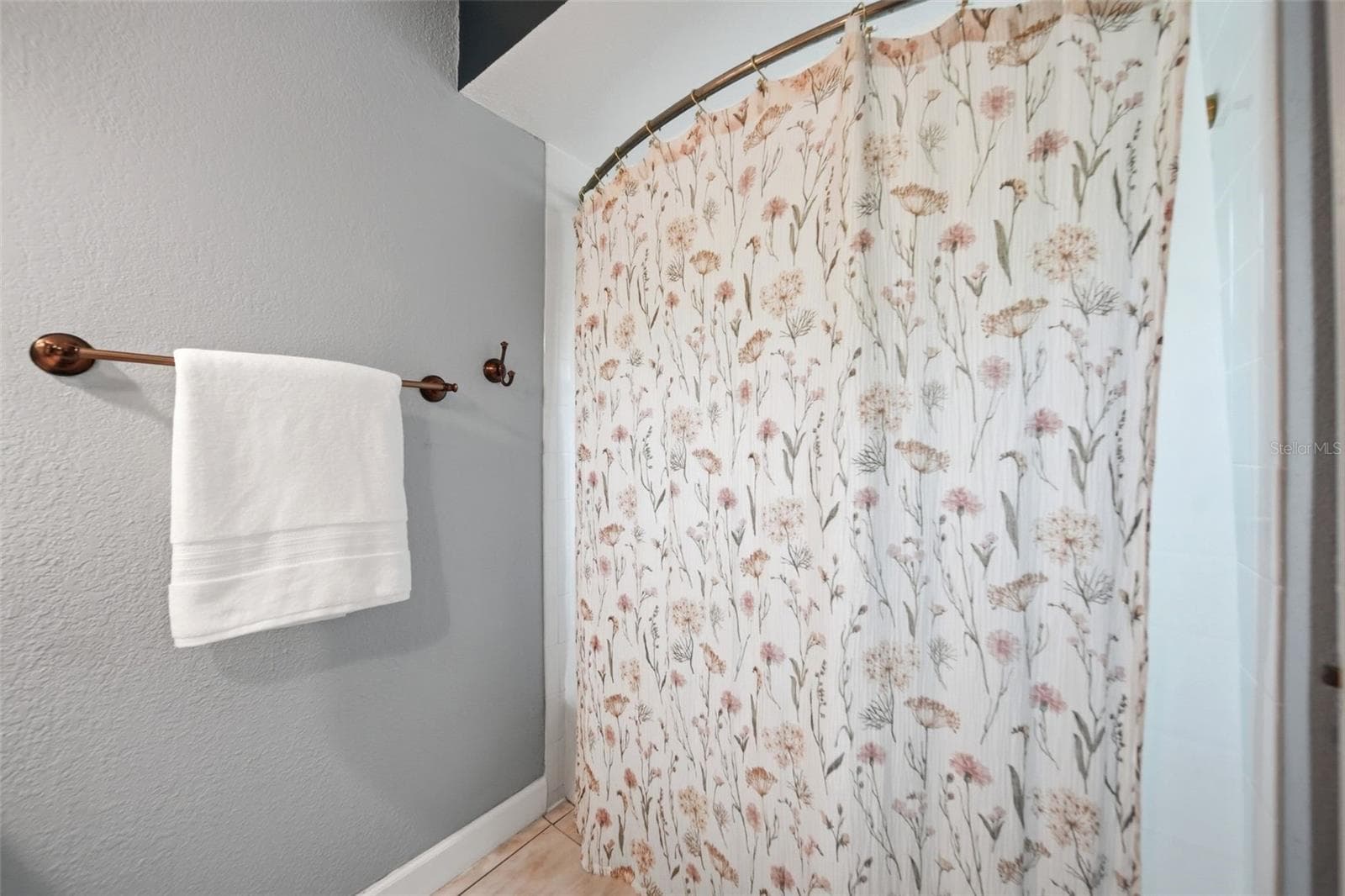 Primary bathroom. - 1540 E HORATIO AVE, MAITLAND