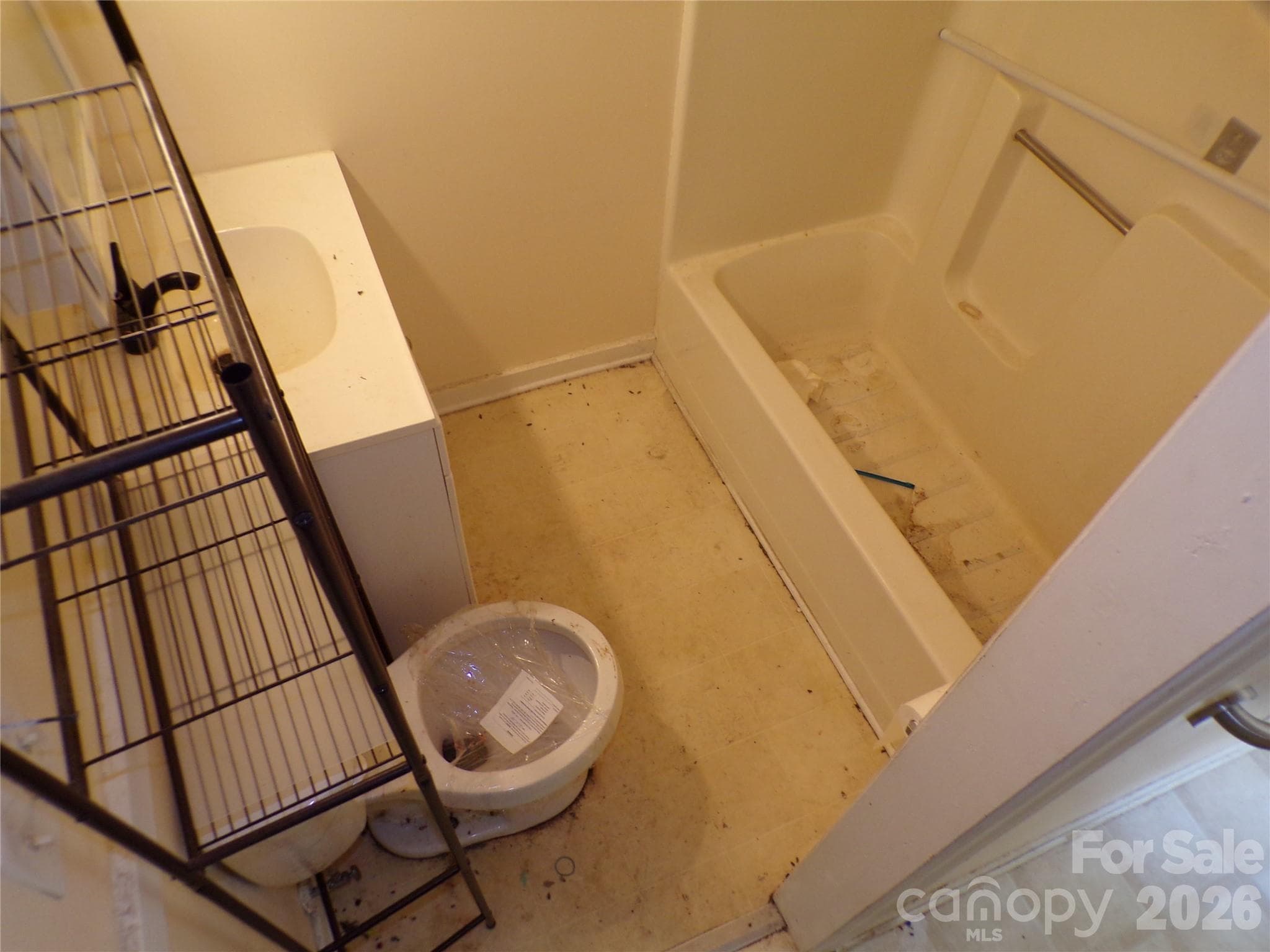 Primary bathroom - 2131 Somerset Drive, Hendersonville