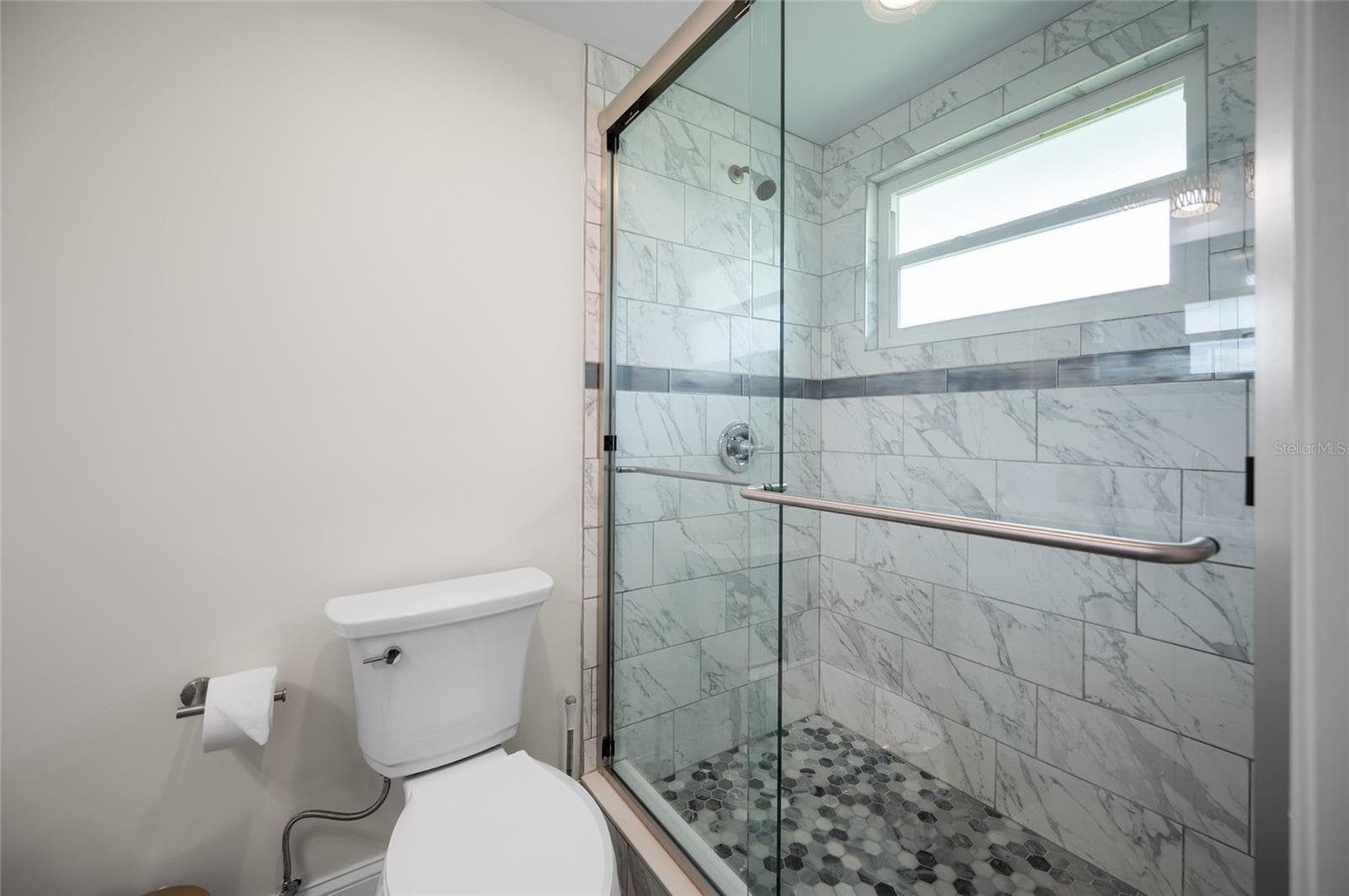 Single Family Residence at 1280 HOLIDAY DR, ENGLEWOOD, photo 26 of 60