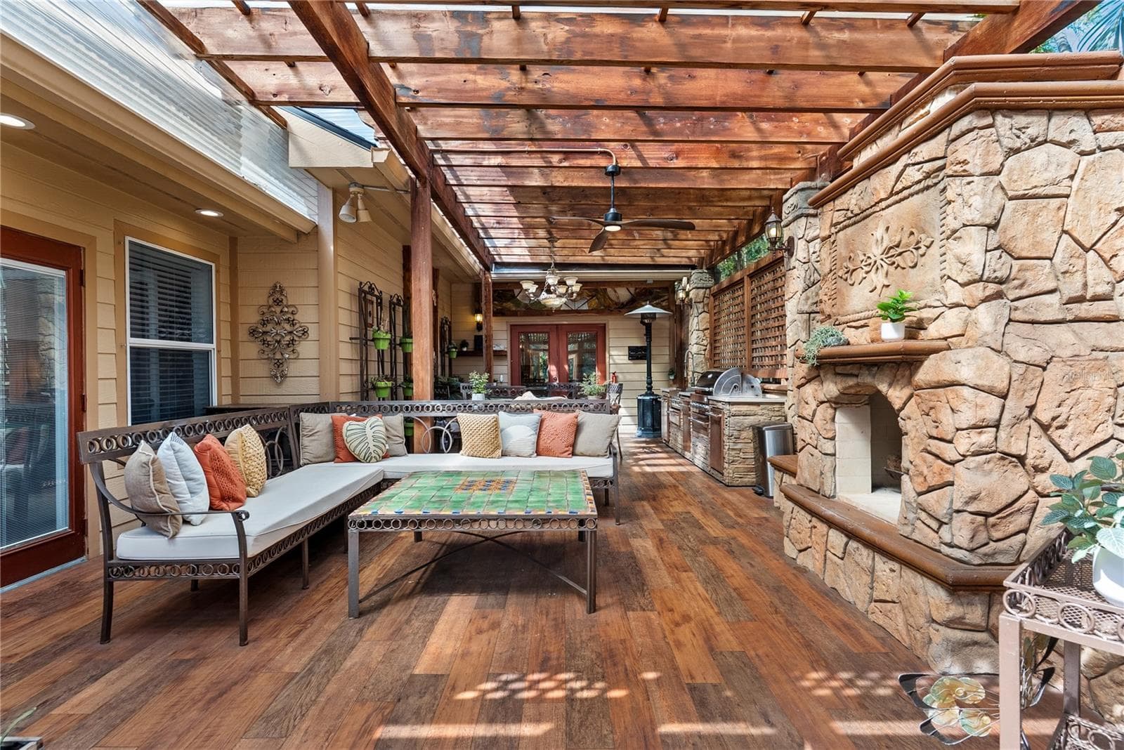 Covered Lanai with Fireplace - 20 BOGIE LN, PALM HARBOR