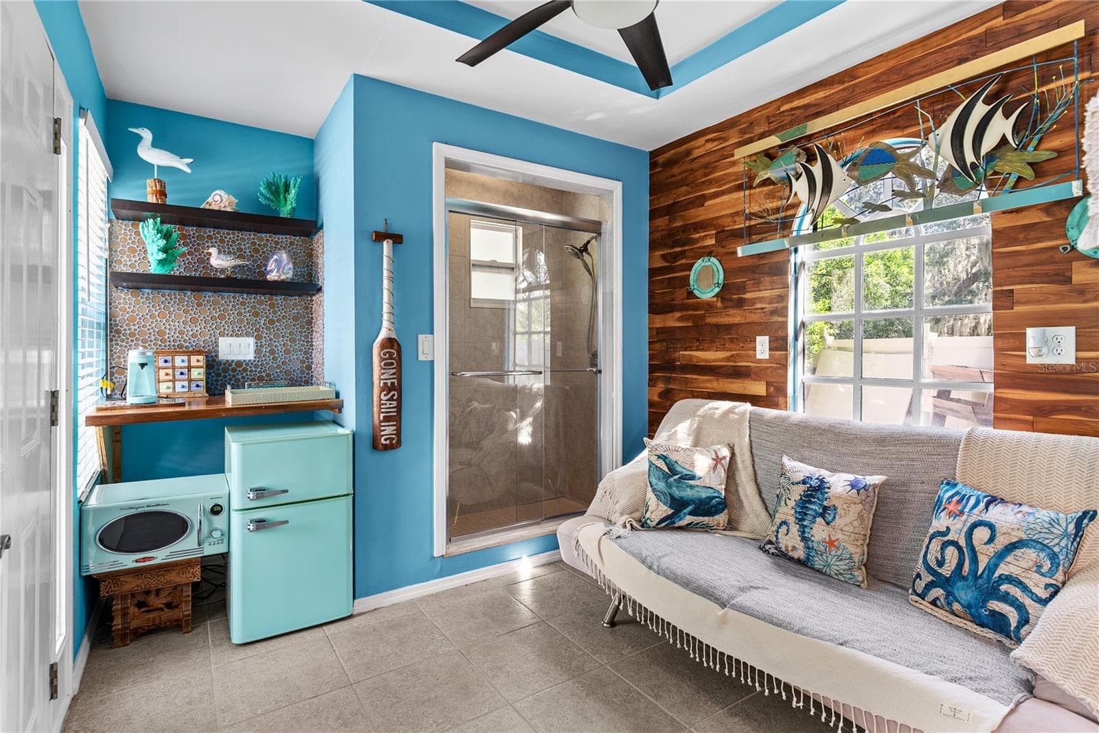Pool House with Wet Kitchenette - 20 BOGIE LN, PALM HARBOR