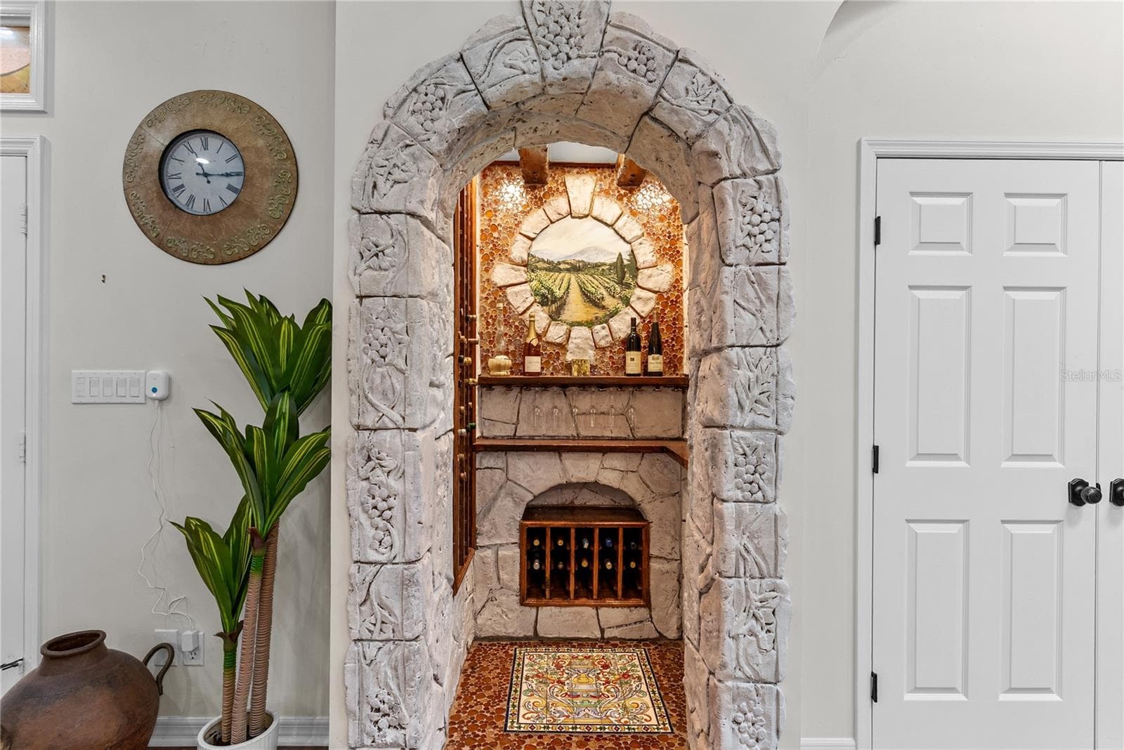Stone Arch Wine Nook - 20 BOGIE LN, PALM HARBOR