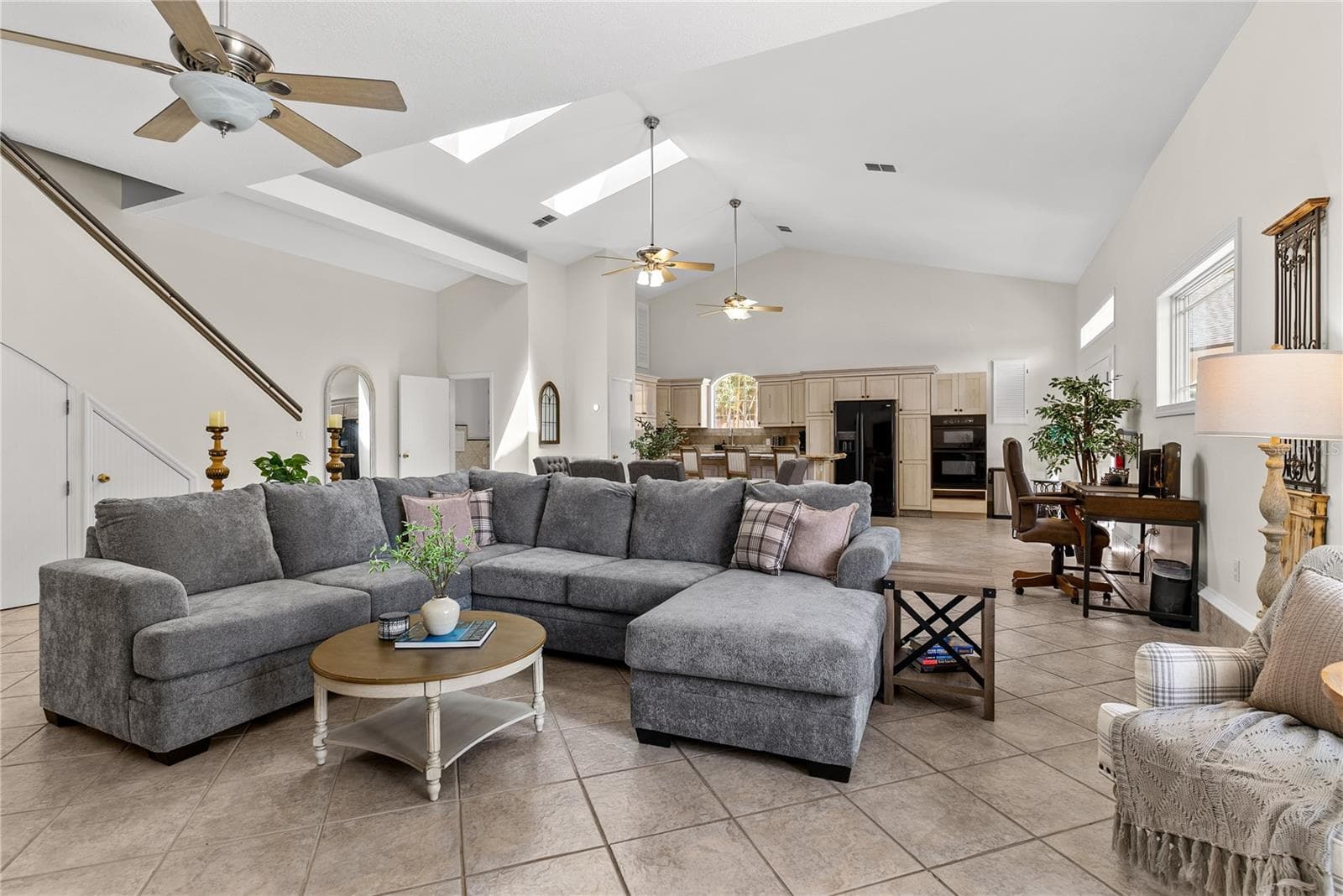 Guest House Living Room - 20 BOGIE LN, PALM HARBOR