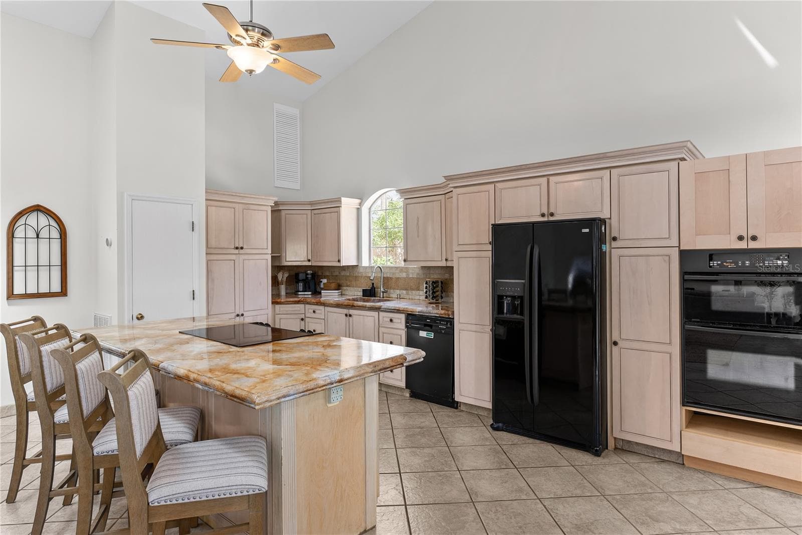 Guest House Kitchen - 20 BOGIE LN, PALM HARBOR