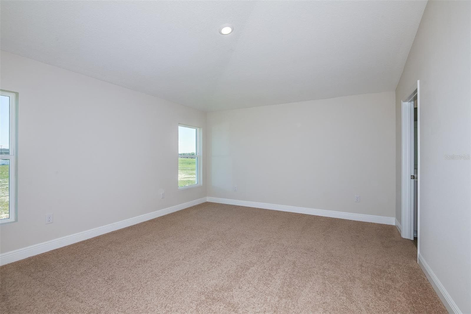 Single Family Residence at 6085 SW 96TH PL, OCALA, photo 4 of 27