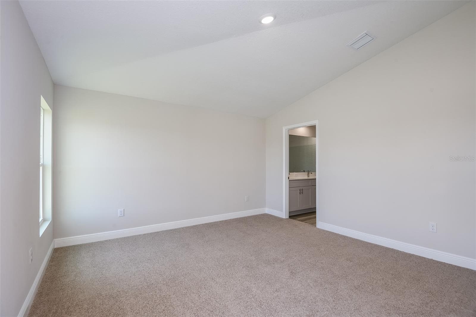 Single Family Residence at 6085 SW 96TH PL, OCALA, photo 5 of 27