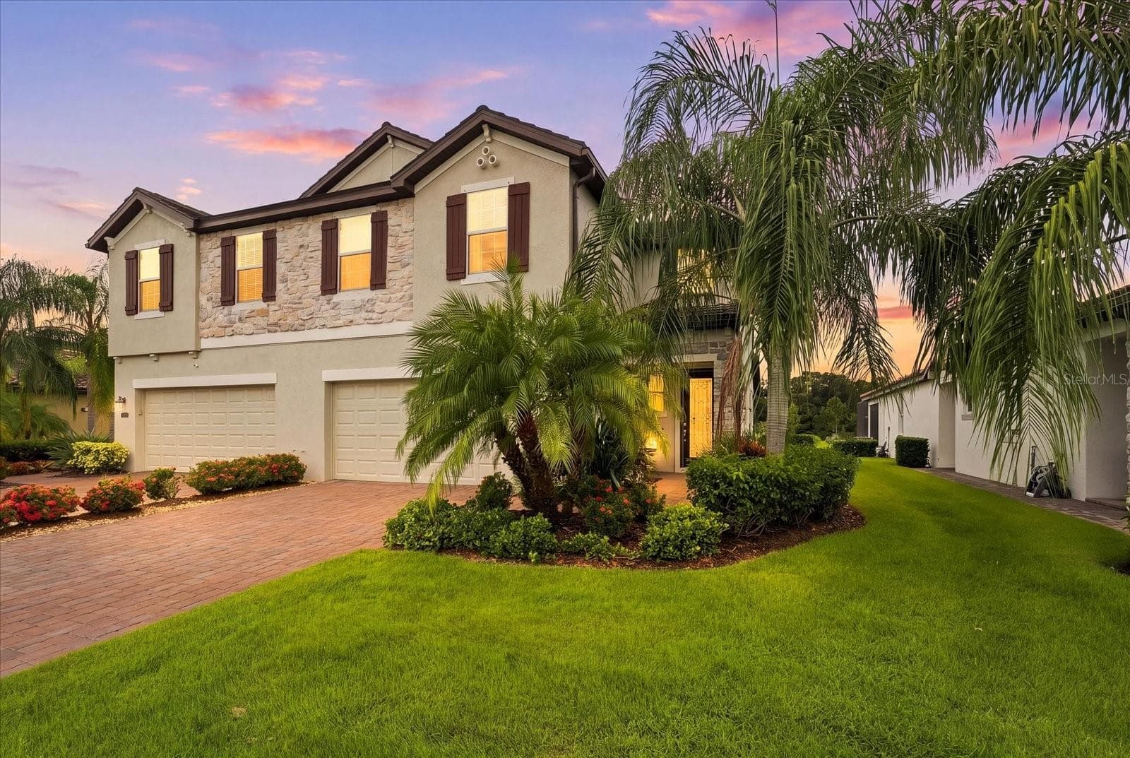 TROPICAL LANDSCAPE - 2528 STARWOOD CT, LAKEWOOD RANCH
