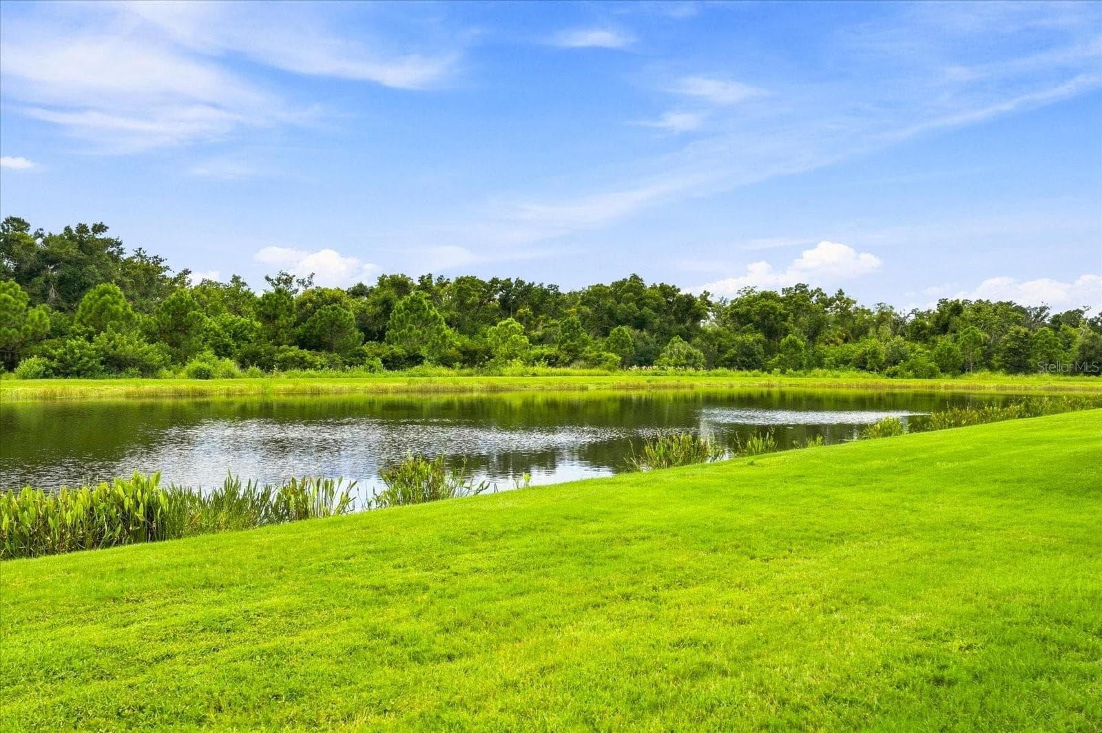 WATER VIEW TO PRESERVE - 2528 STARWOOD CT, LAKEWOOD RANCH