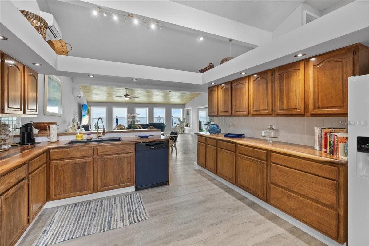 Single Family Residence at 3200 GULF WINDS CIR, HERNANDO BEACH, photo 19 of 66
