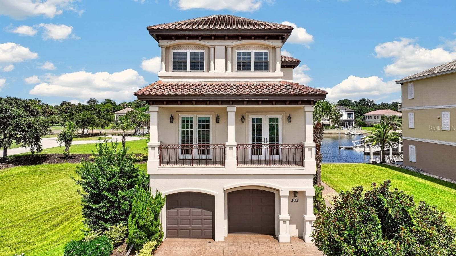 Nearly 5,900 square feet gives you something increasingly rare... room for everyone and everything. - 303 YACHT HARBOR DR, PALM COAST