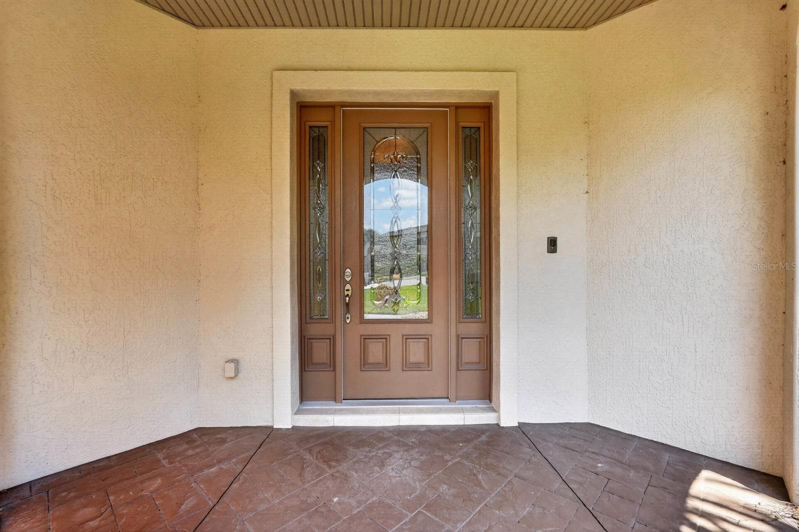 Come on in... there’s a lot more to discover inside. - 303 YACHT HARBOR DR, PALM COAST