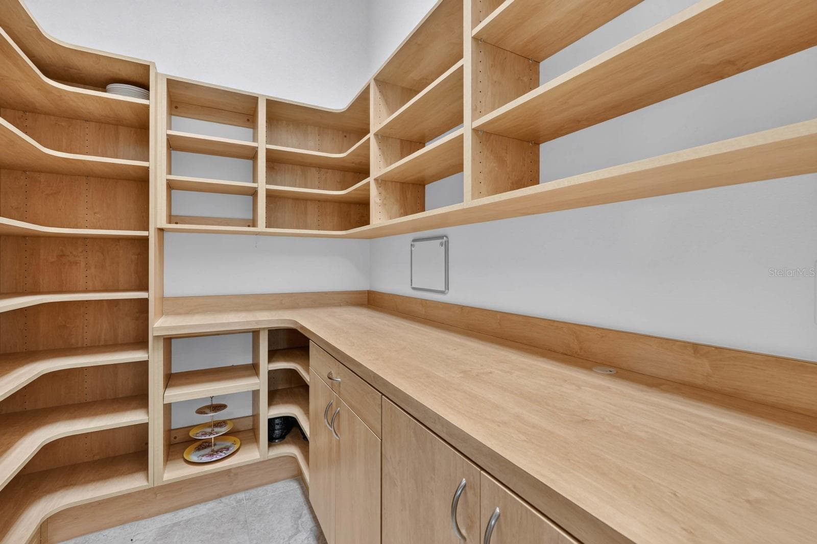 Not one, but two walk-in dressing rooms give each owner a beautifully defined space of their own. - 303 YACHT HARBOR DR, PALM COAST