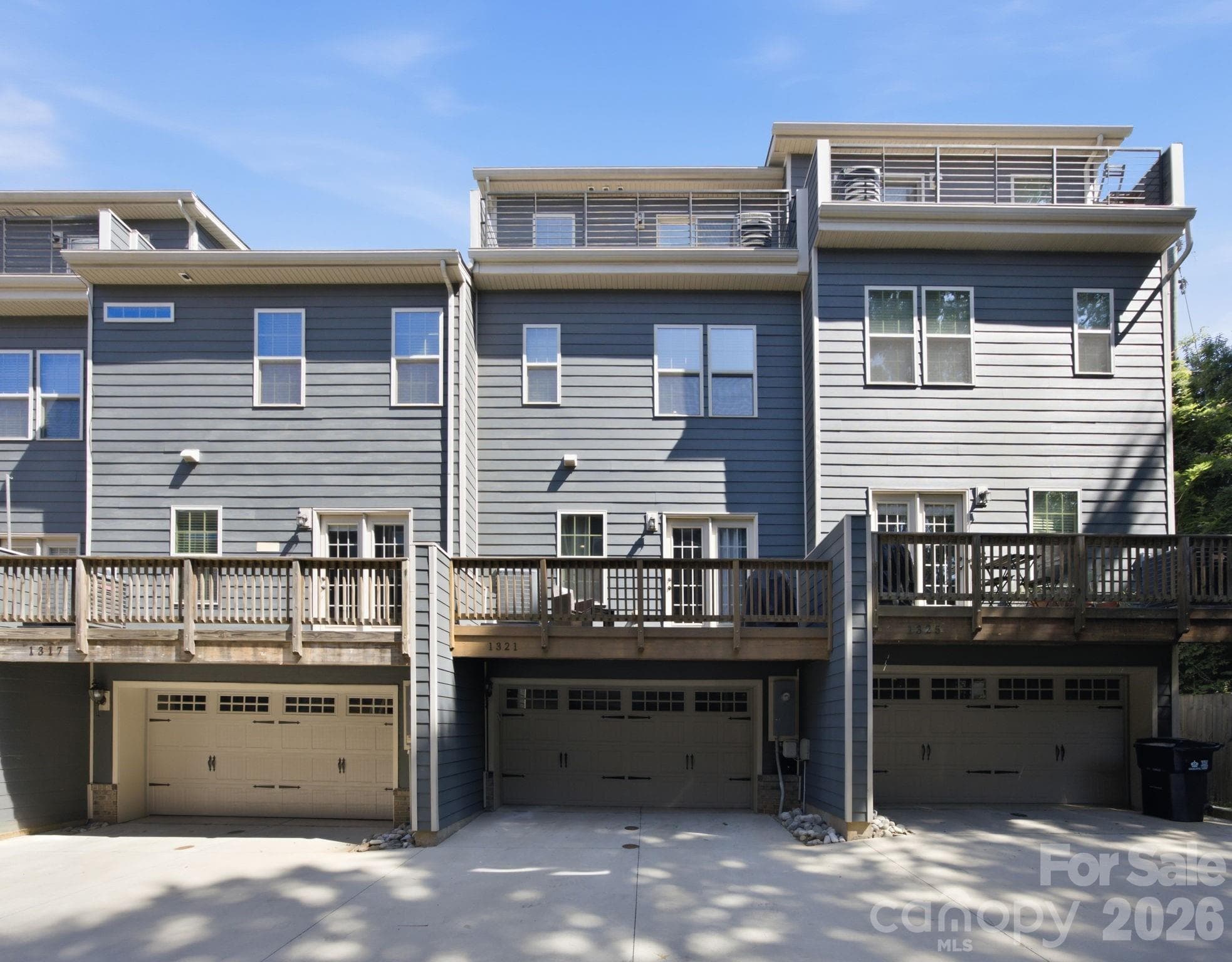 Townhouse at 1321 Queen Lyon Court, Charlotte, photo 2 of 21