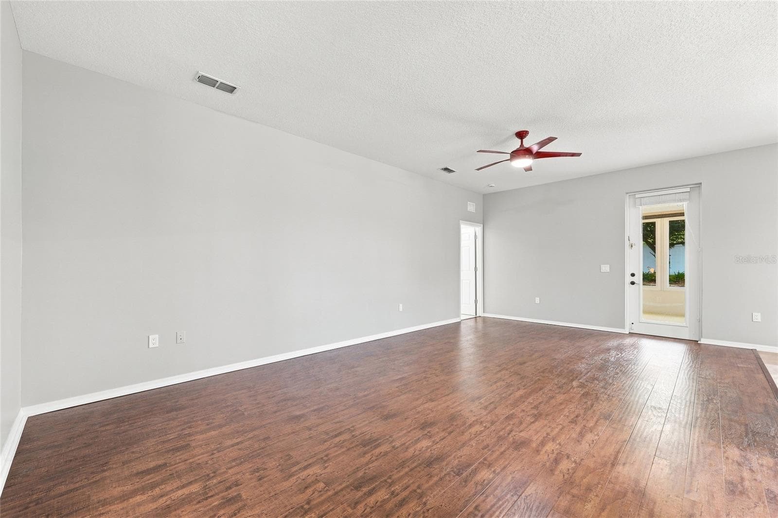 Living Room - 192 BLACKSTONE CREEK RD, GROVELAND