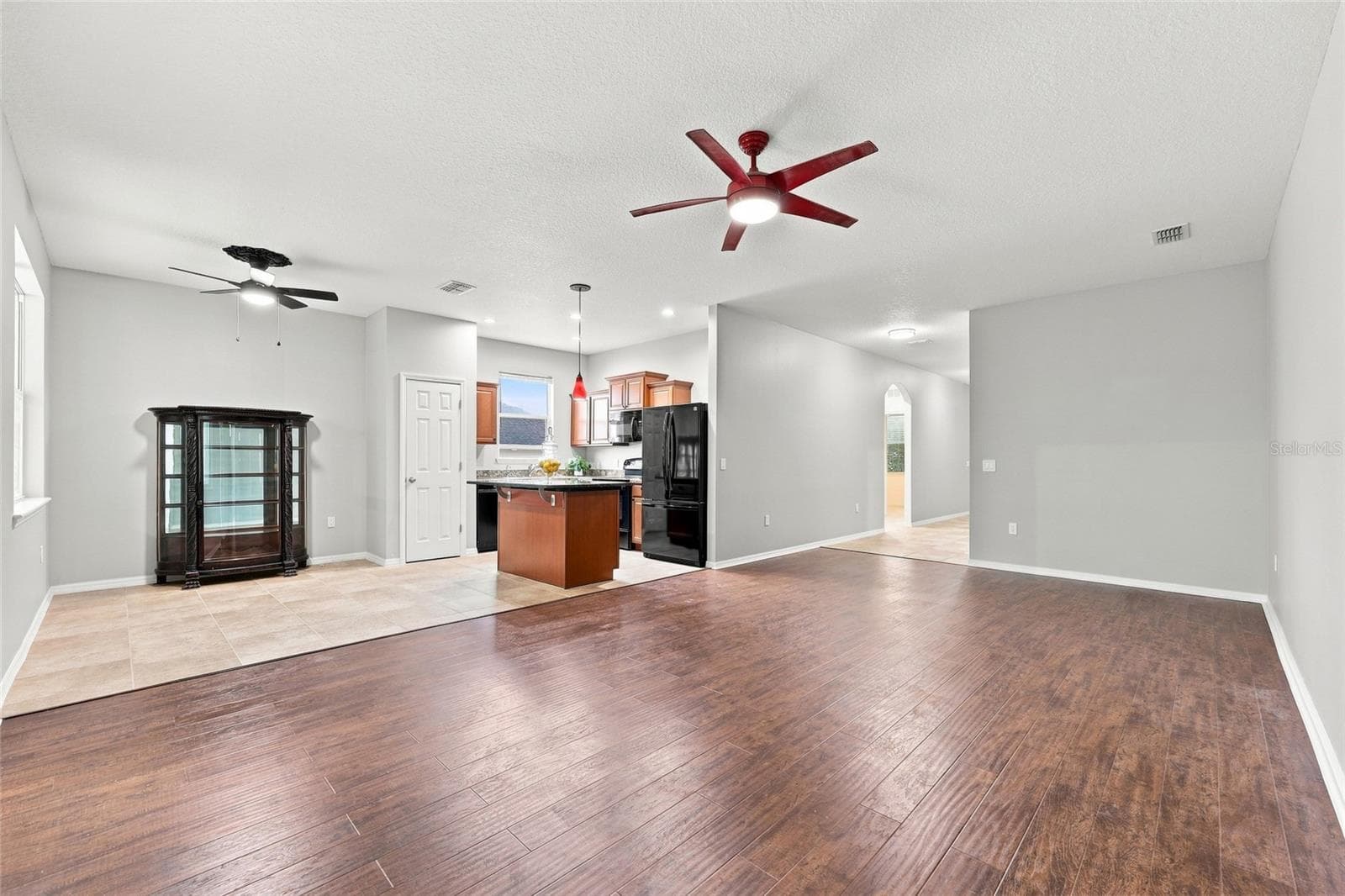 Living Room/ Dining Area - 192 BLACKSTONE CREEK RD, GROVELAND
