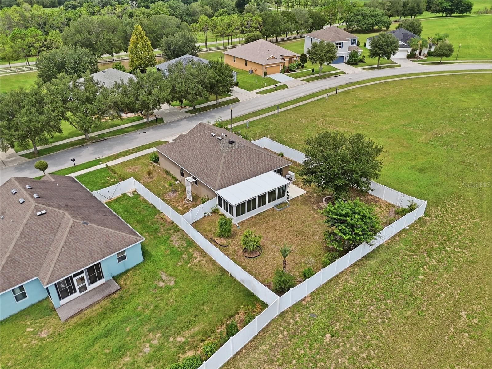 Aerial Neighborhood View - 192 BLACKSTONE CREEK RD, GROVELAND