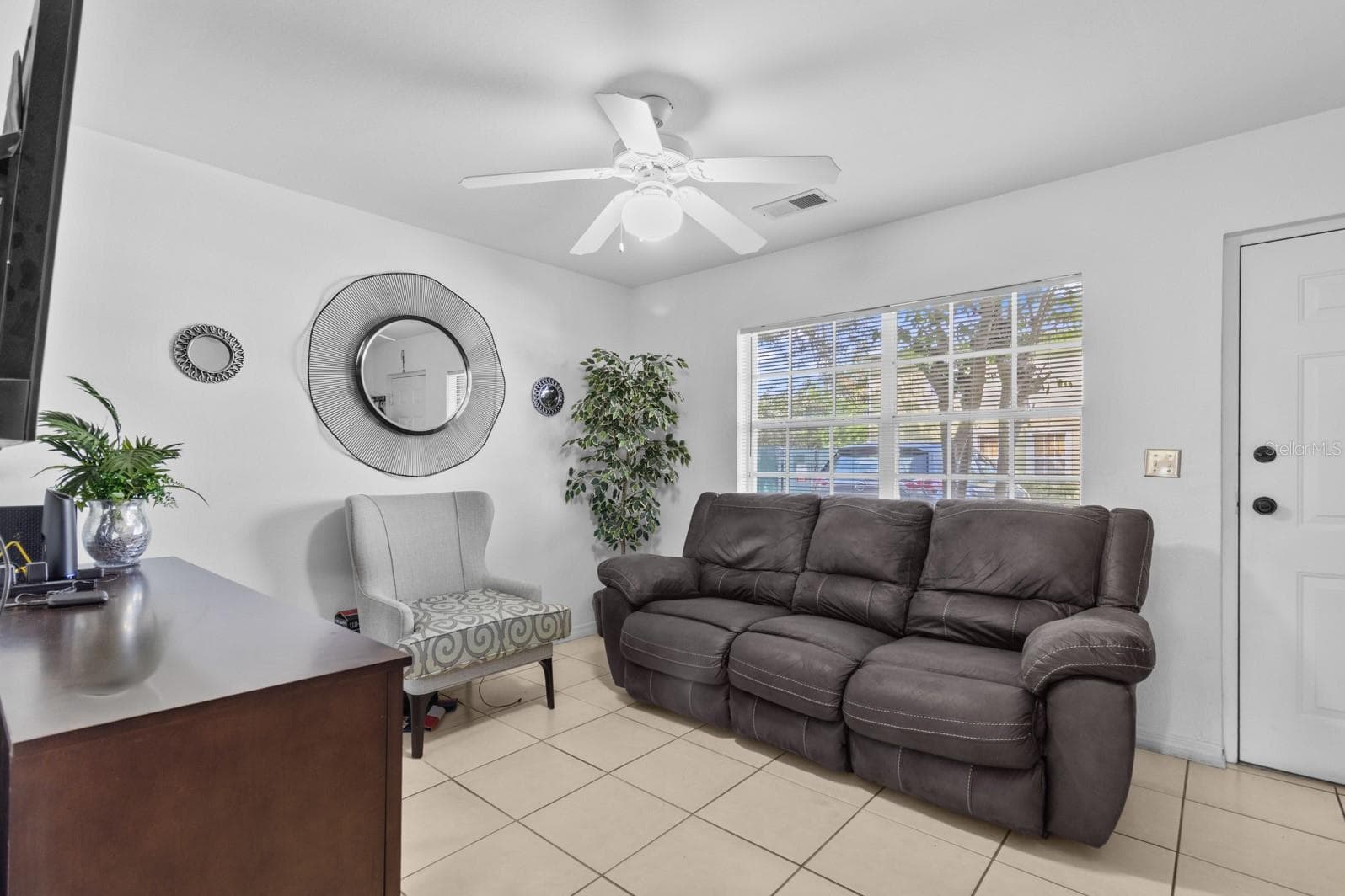 living room - 322 CERVANTES DR, KISSIMMEE