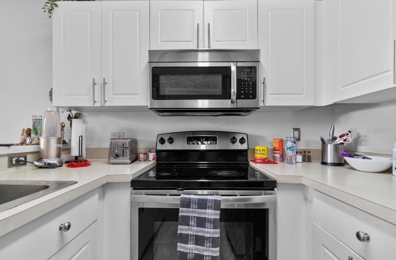 Townhouse at 322 CERVANTES DR, KISSIMMEE, photo 6 of 26