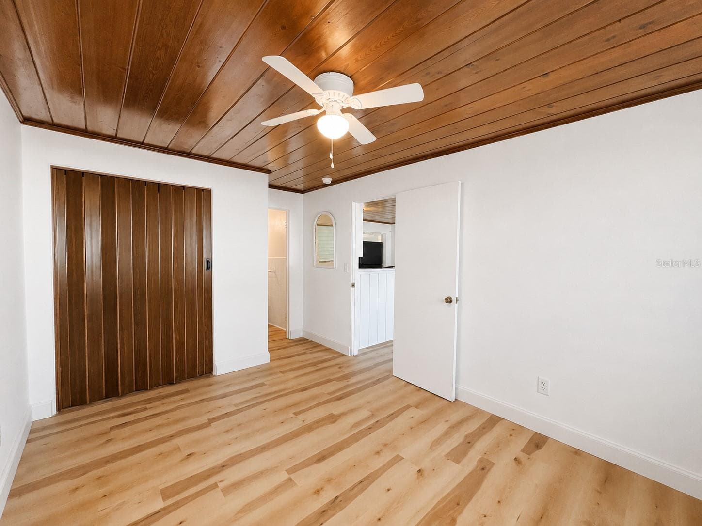 Attached Apartment in Back bedroom - 501 AVENUE G SE, WINTER HAVEN