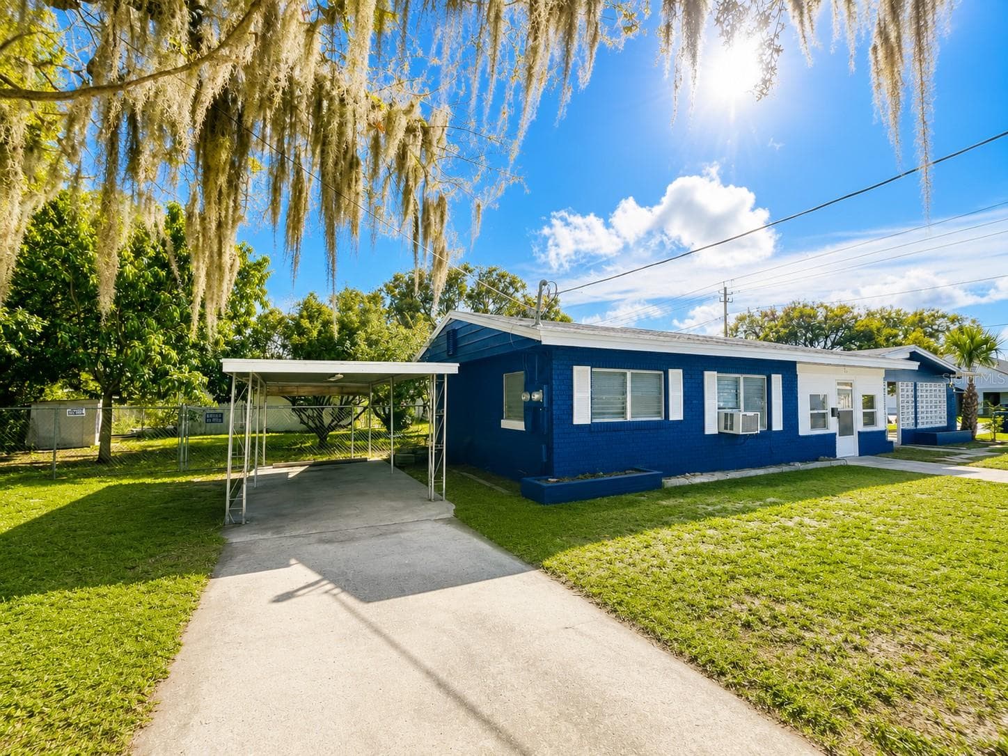 Attached Apartment in Back Entrance/car parking space - 501 AVENUE G SE, WINTER HAVEN