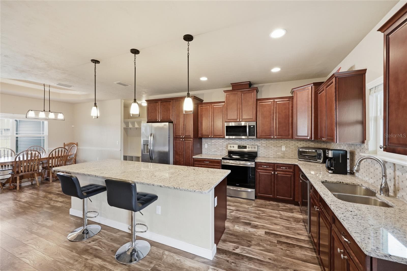 Kitchen view - 22971 NW 6TH LN, NEWBERRY