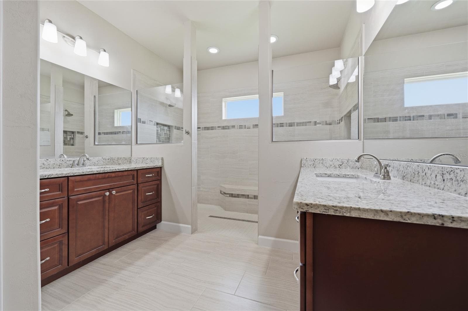 Primary Bath - 22971 NW 6TH LN, NEWBERRY