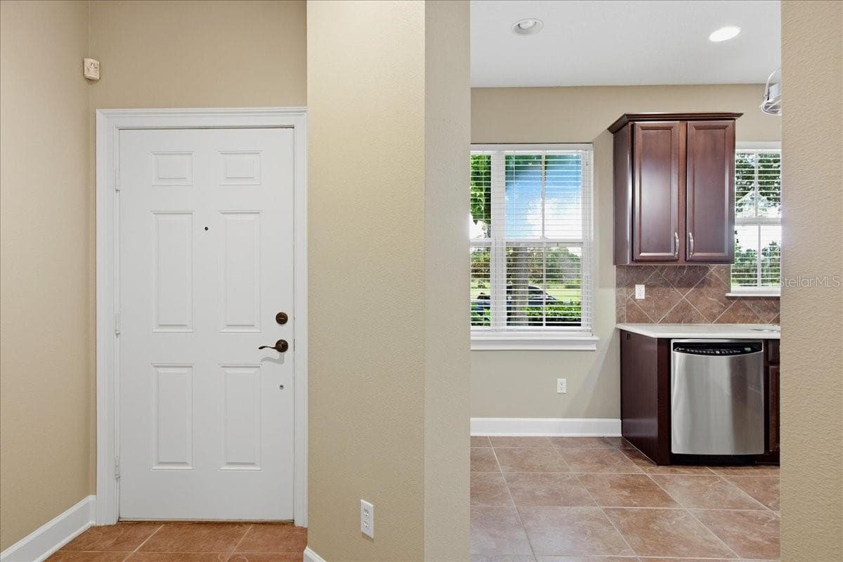 Townhouse at 7430 BENTONSHIRE AVE, WINDERMERE, photo 8 of 59