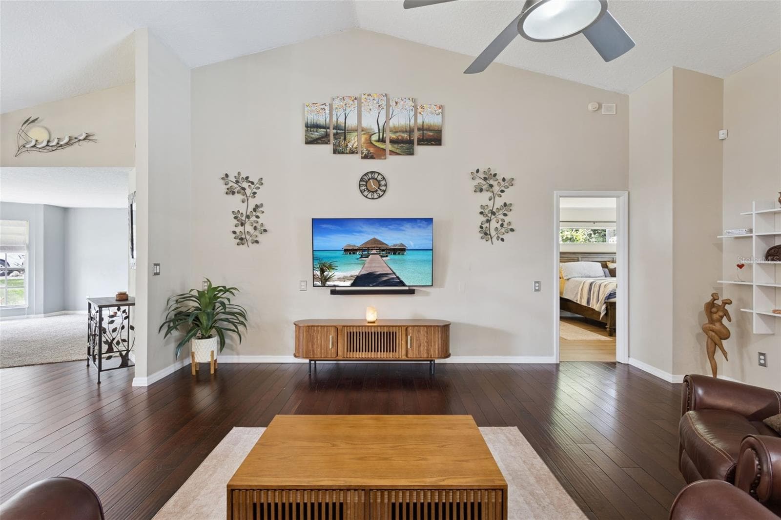 Family Room - 33440 LAKE BEND CIR, LEESBURG