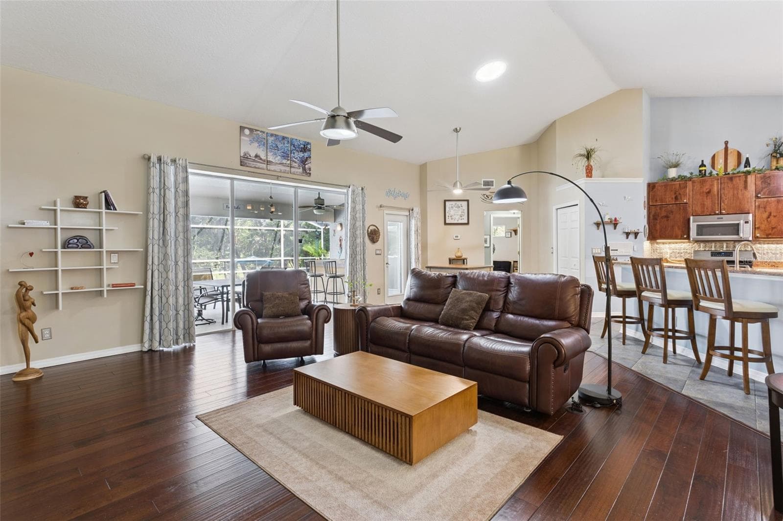 Family room - 33440 LAKE BEND CIR, LEESBURG
