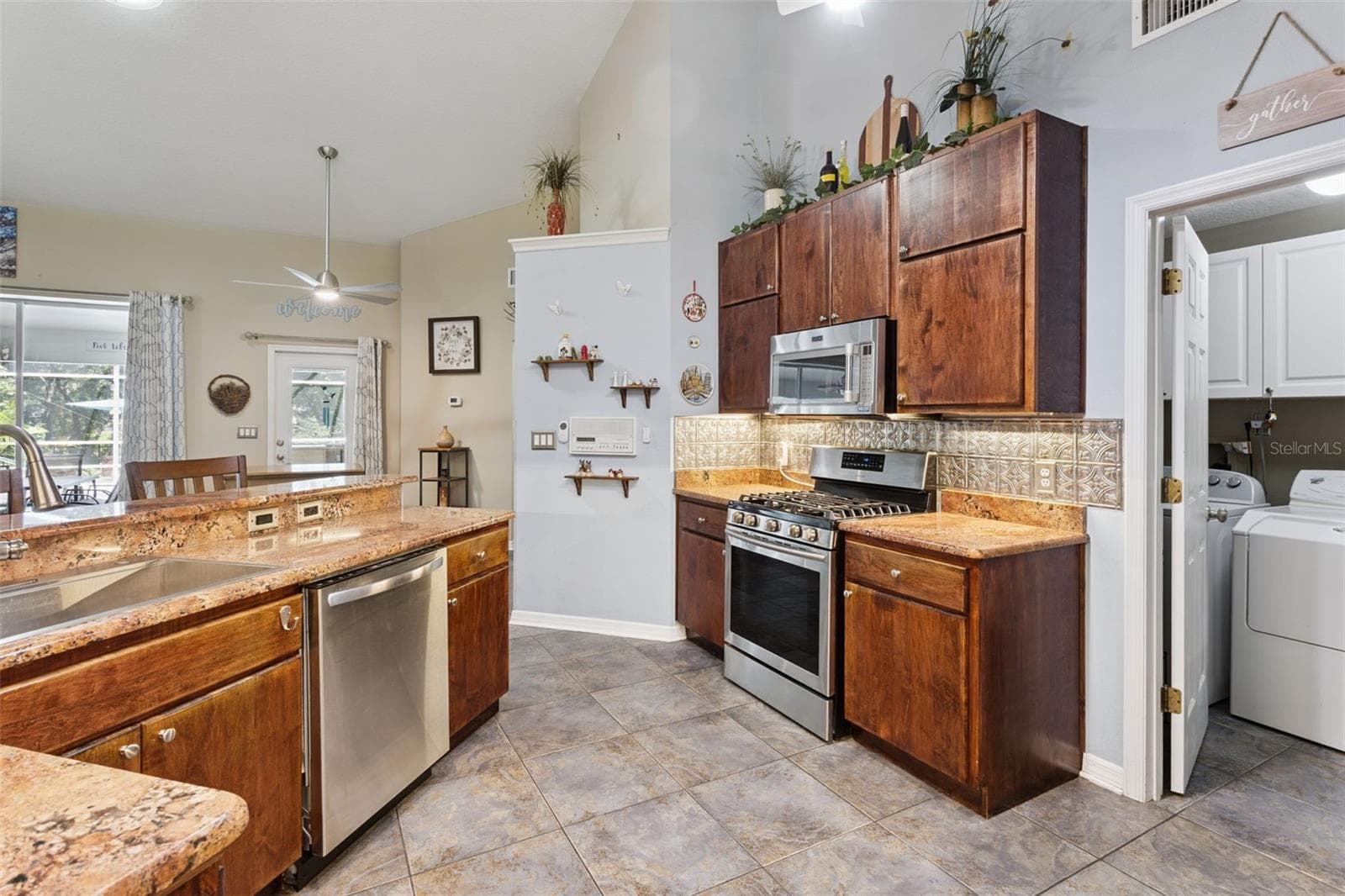 Kitchen - 33440 LAKE BEND CIR, LEESBURG