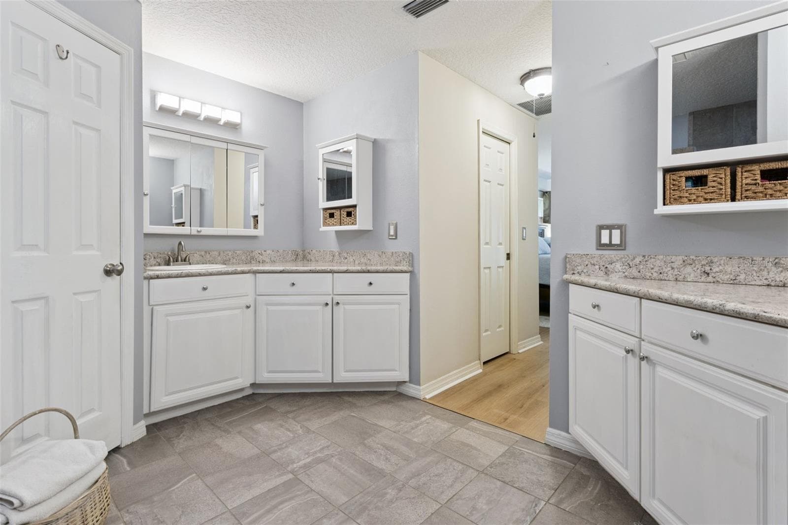 Primary Bathroom - 33440 LAKE BEND CIR, LEESBURG