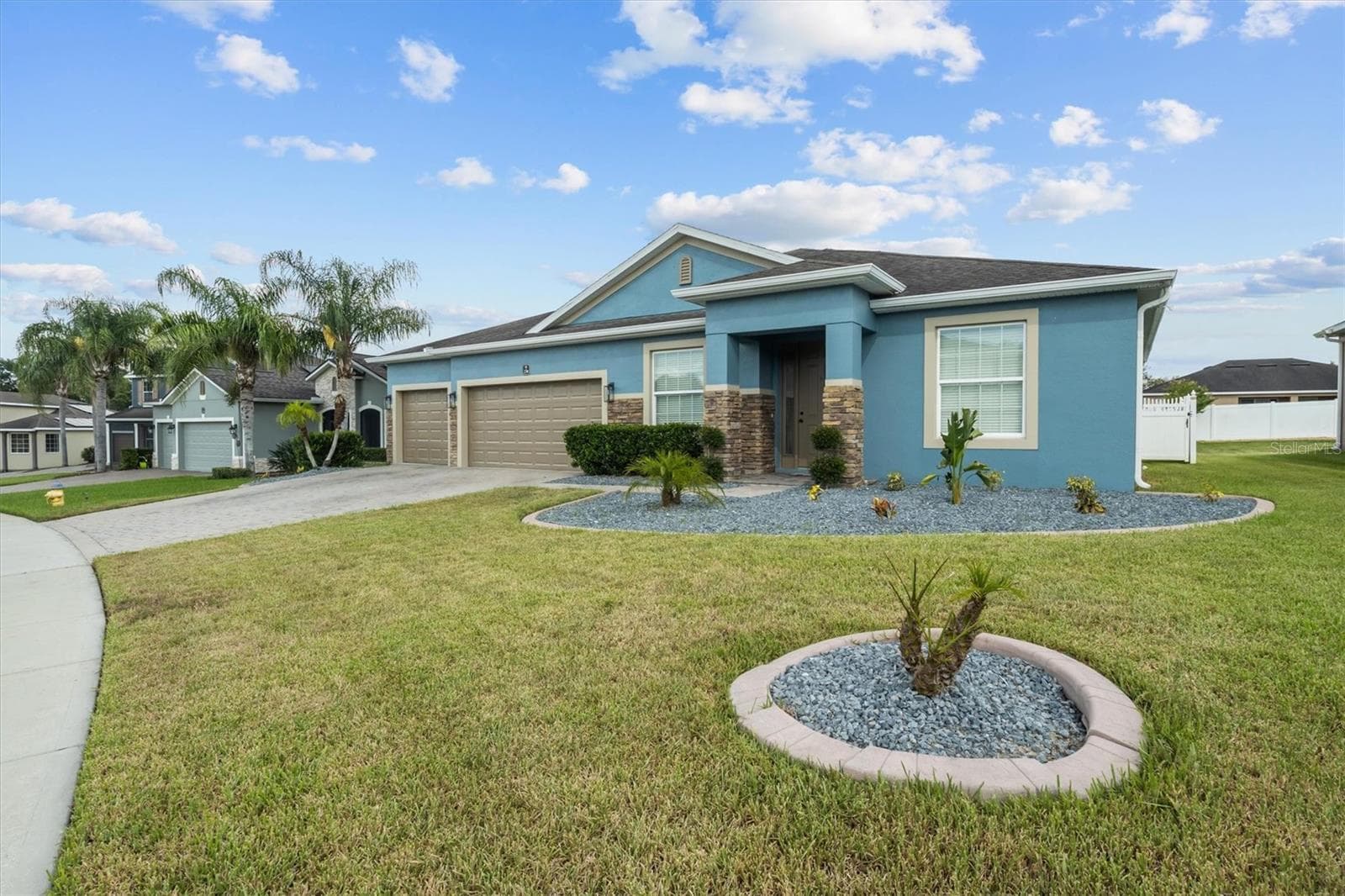 Single Family Residence at 230 BROAD ST, WINTER HAVEN, photo 2 of 34